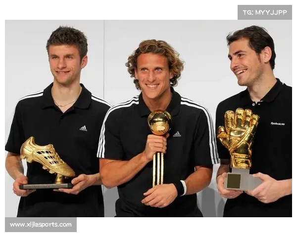 第九届业余高尔夫超级联赛为团队前二十及个人奖项颁发奖金奖杯